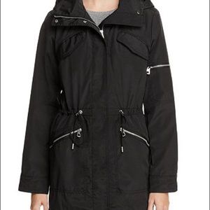vince camuto | cinched rain coat